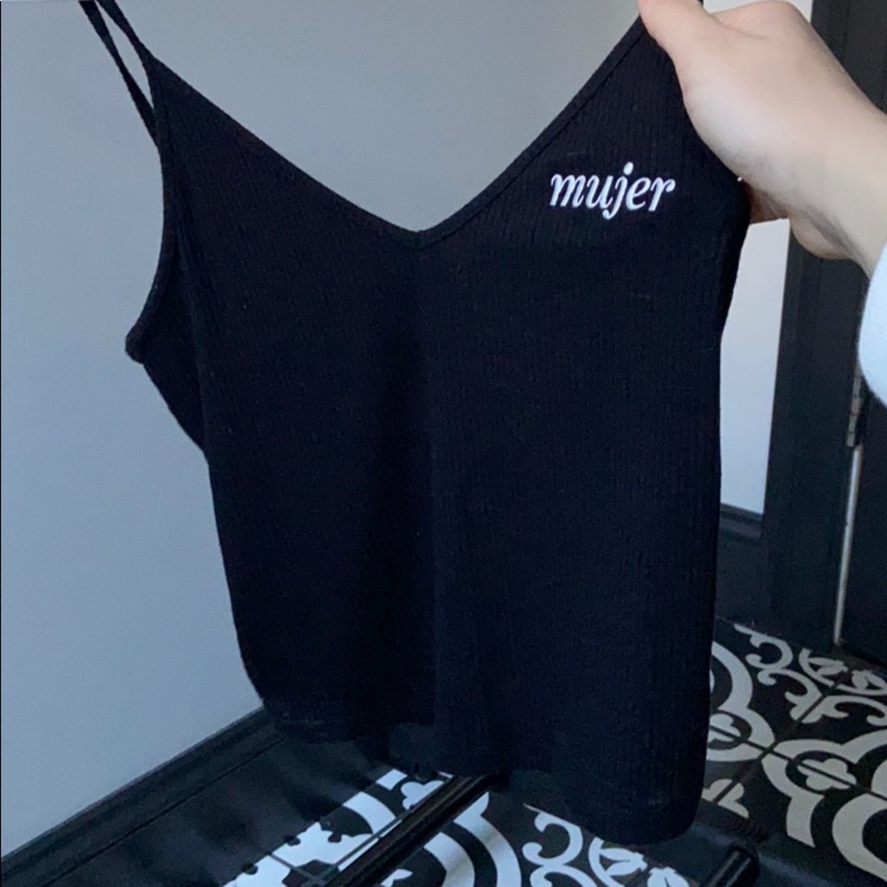 Black cropped tank